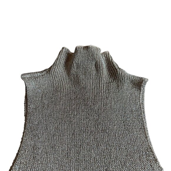 Red Berry Sleeveless Mock Neck tank Top Stretch Metallic Textured Size Small - Picture 7 of 10